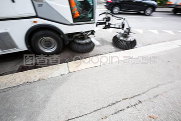 清掃街道的機(jī)器清潔道路的細(xì)節(jié)