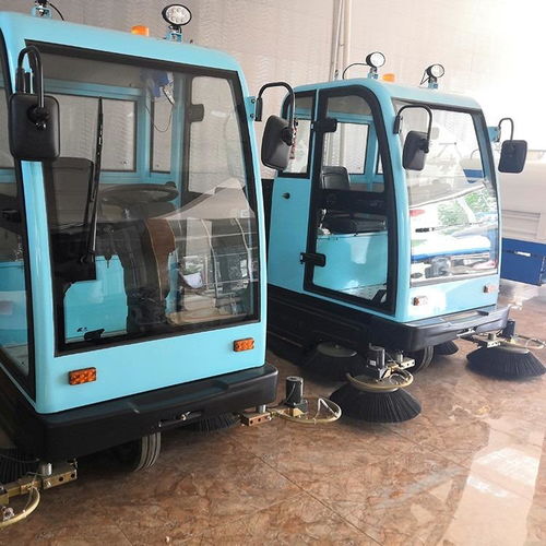 工程車間用掃地車 電動(dòng)掃地車駕駛式 小型電動(dòng)掃地車價(jià)格