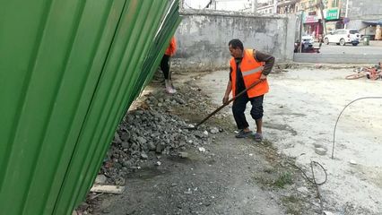 清理道路垃圾 美化環境