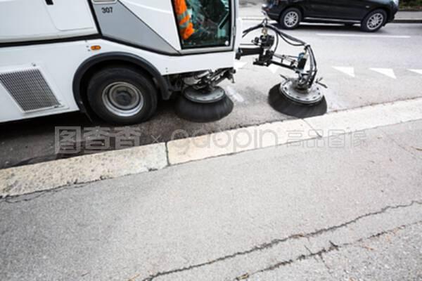清掃街道的機器清潔道路的細節