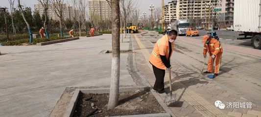 濟陽城管開展道路保潔“大清洗大提升”行動,提升城區“顏值”